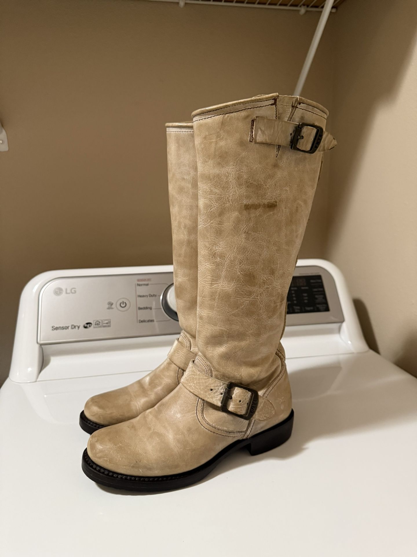 Frye buckled boots sz 6 khaki color barely worn