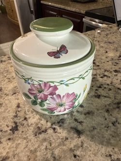 🌸 Studio Nova “Garden Bloom” Ceramic Canister Jar – Vintage Floral with Butterflies