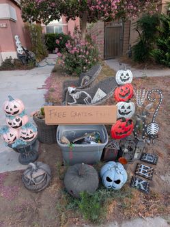 Free Outdoor Halloween Decor