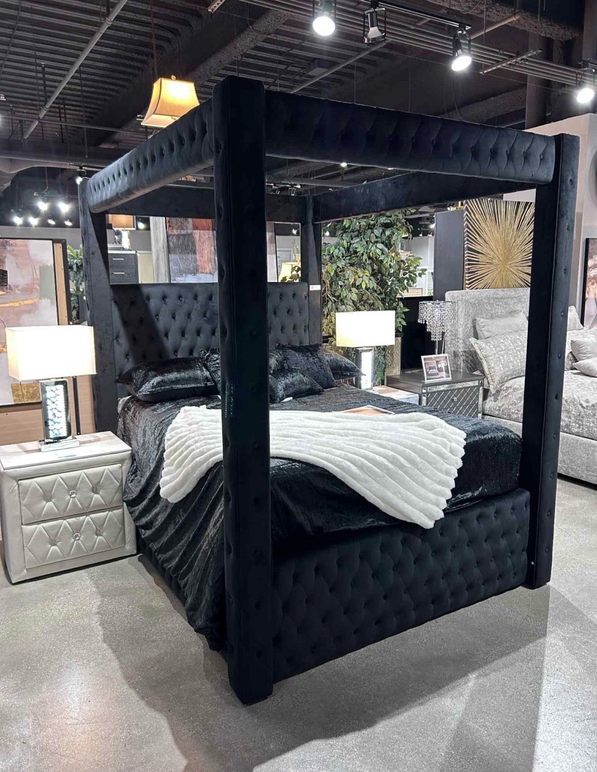 😴 Luxury NEW!! Modern Velvet Canopy Bed Frames STILL IN BOX 📦 😴