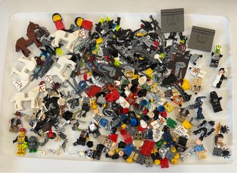 72 LB Genuine LEGO Lot – Minifigures, Star Wars, Castle & Technic