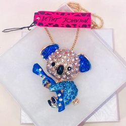 BETSEY JOHNSON "KOALA BLUE!" BEAUTIFUL BLUE RHINESTONE KOALA BEAR BROOCH/ NECKLACE NEW!
