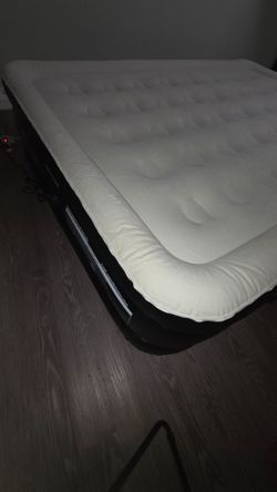 Queen Air Mattress with Built-in Pump 18in - Heavy Duty Airbed