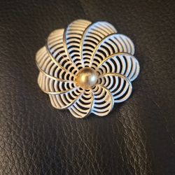 Vintage white star brooch 1960s