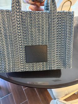 Marc Jacob’s monogram tote medium