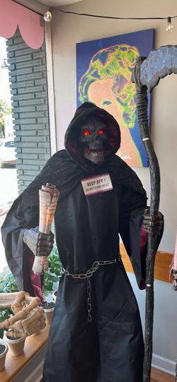 7.5 FT Grave & Bones Animated LED Fiery Reaper