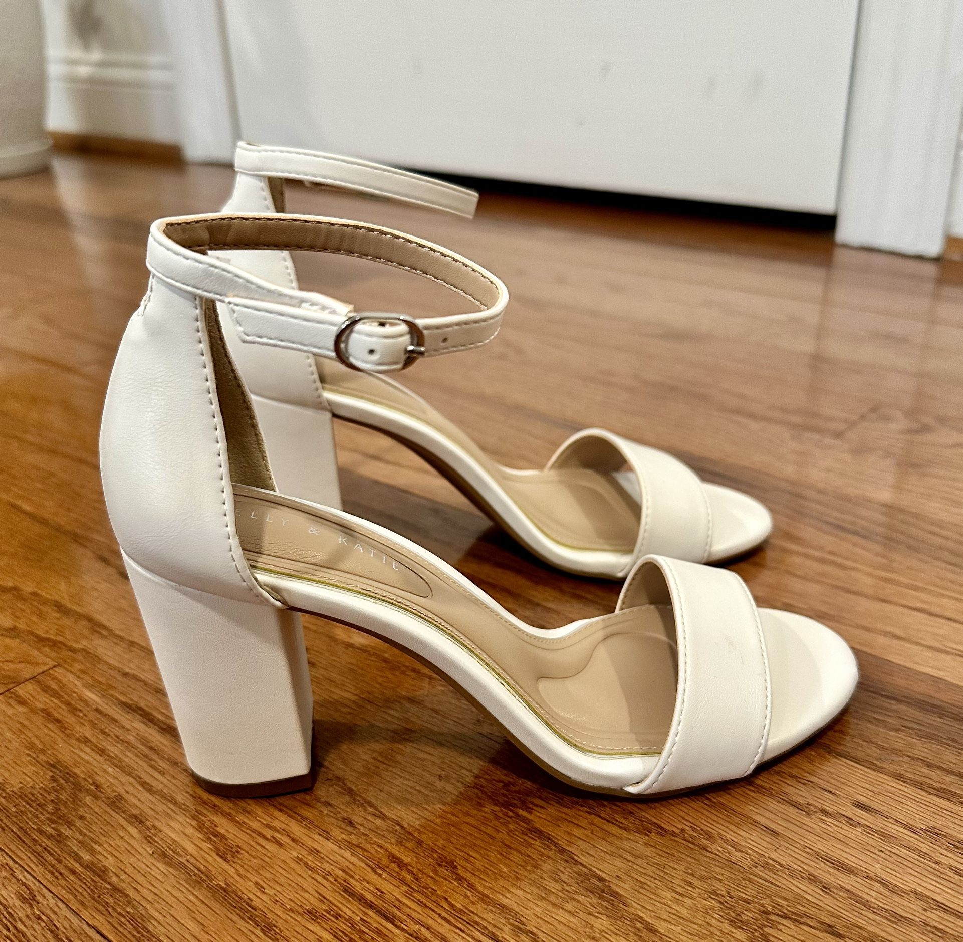 NEW White Kelly & Katie Sandal Heels - Size 6