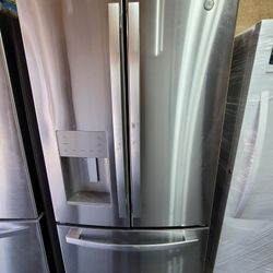 GE 33" WIDE Apartment Size Stainless Steel French Door Refrigerator 