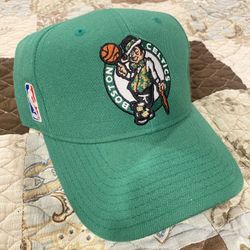 🔥 VINTAGE Celtics Reebok Cap!! 