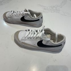 Nike blazer Low Tops Size 5