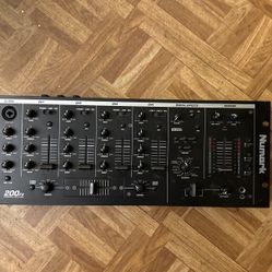 Numark 200FX DJ Mixer