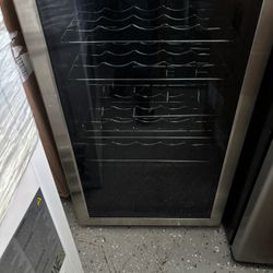 Insignia Wine Coller 