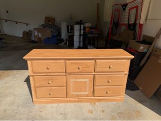 3 piece bedroom set 200 or best offer