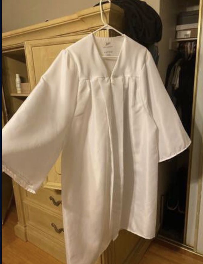 Graduation Gown - white - high school