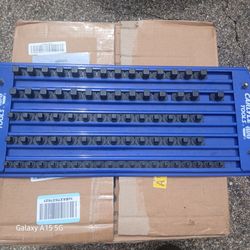 Organizing socket tray