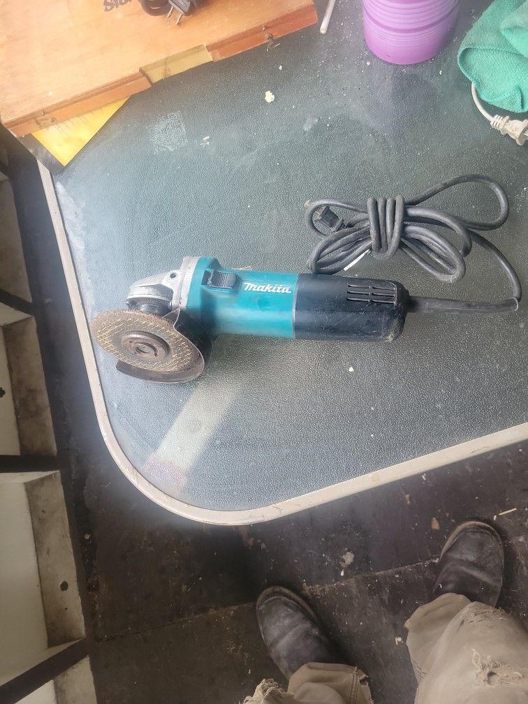 Makita Angle Grinder
