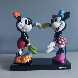Mickey Mouse And Minnie Heart Hands Britto Statue 