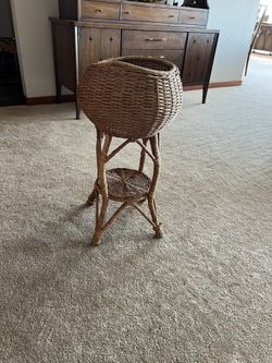 Wicker Plant Stand