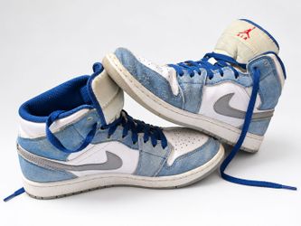 Nike Air Jordan 1 Mid Blue Sneakers size 9
