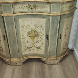 Antique.  Very Beutiful.  Exallent Condition.  My