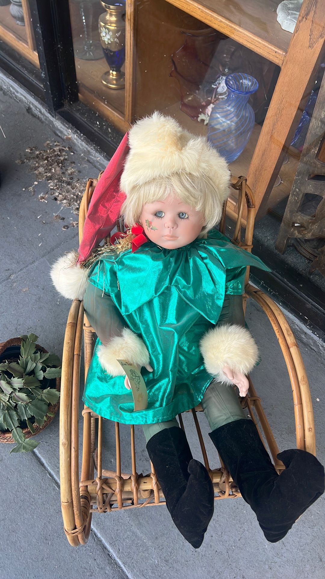 Linn Doll Valentino collection