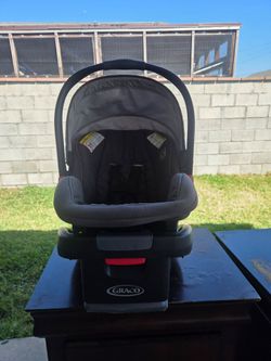 Graco Infant Car Seat & Base