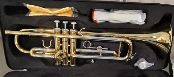 CAHAYA Bb Trumpet for Beginners: Student B Flat Trumpet Trompeta Brass with Smooth Valves Clear Tone & Stable Intonation 0.46" Bore 4.84" Bell Trumpet