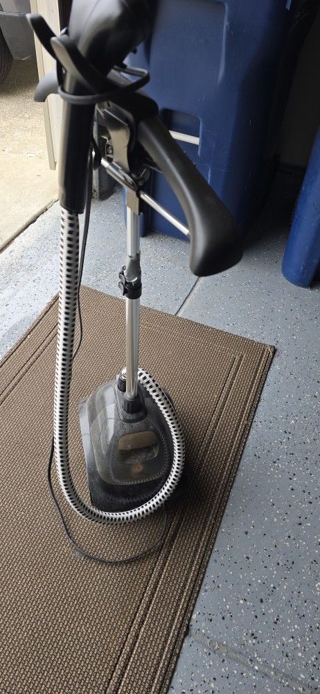 Standing Steamer Excellent Working Condition