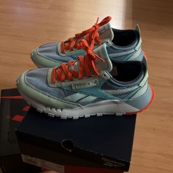 Reebok CL Legacy Size 9.5