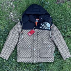 (ITS $200) Gucci / North Face Jacket
