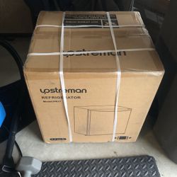 Mini Fridge Upstreman New In Box