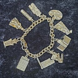 Vtg 7" Las Vegas Hotel Gold Tone Charm Bracelet