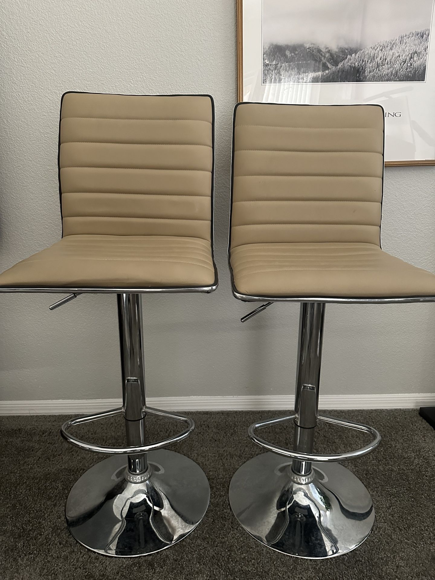 ADJUSTABLE BAR STOOLS