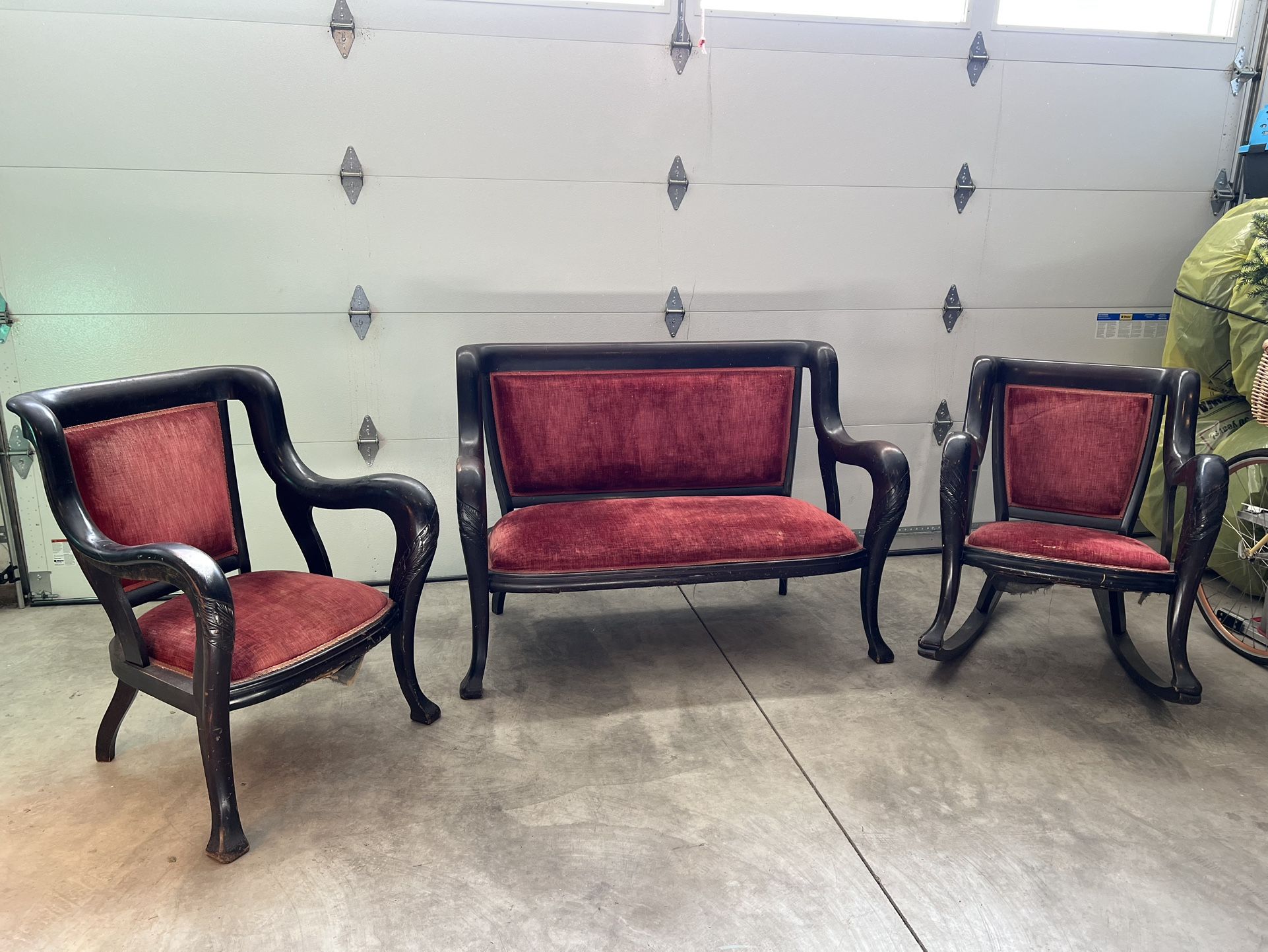 Antique Couch & Chairs Set -GIVE ME YOUR BEST OFFER!!