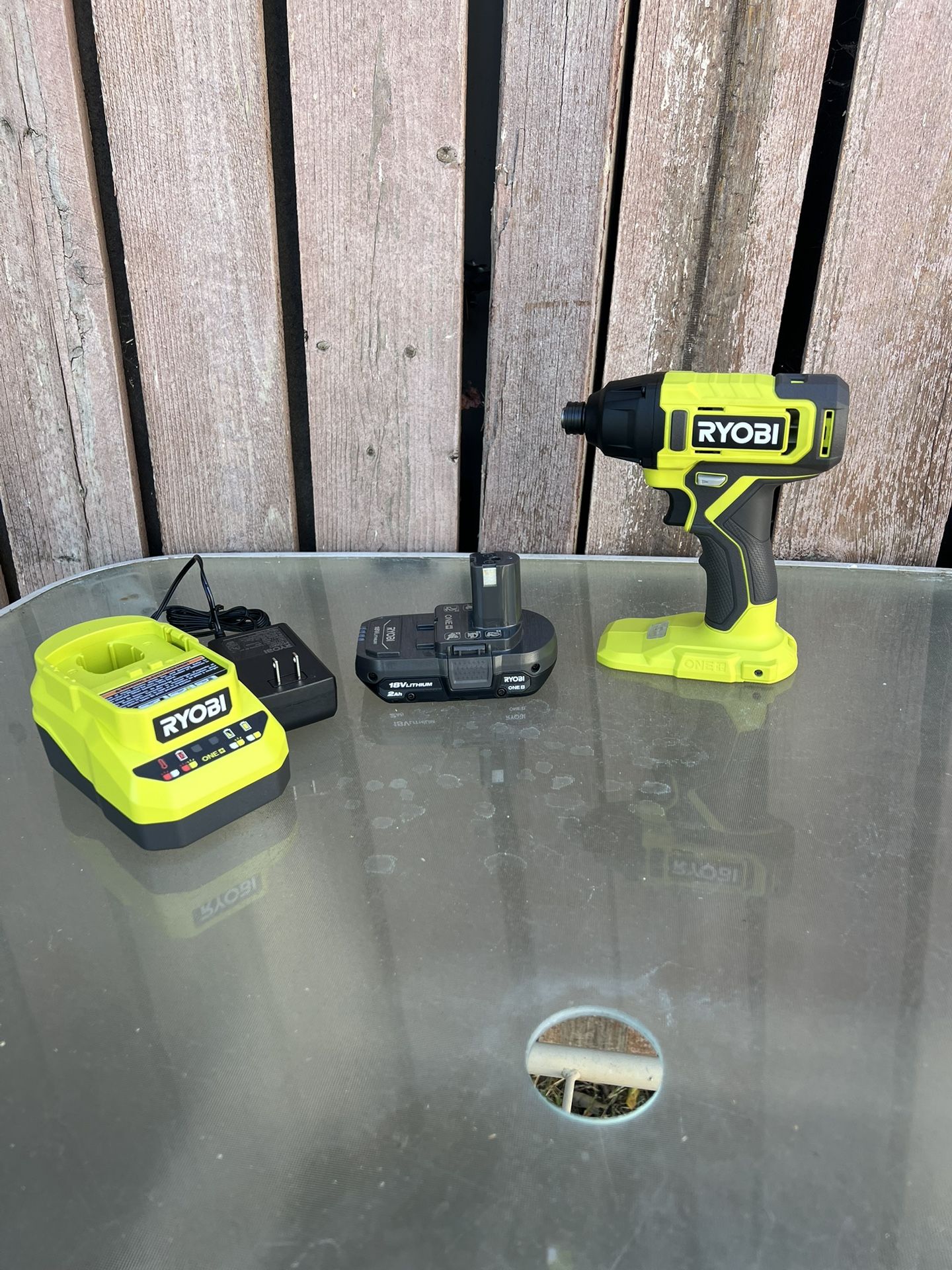Ryobi 18v Cordless 1/4 in. Hex Impact Driver Kit