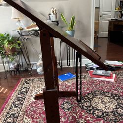 Adjustable Drawing Table