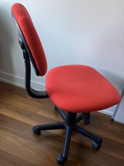 Adjustable Red Desk Chair Thumbnail