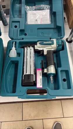 Makita AF505N 18 Gauge Brad Nailer in Case