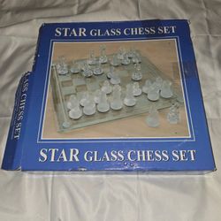 Star Glass Chess Set – Perfect Gift or Display!