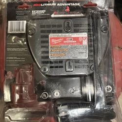 New Milwaukee M12 Charger 