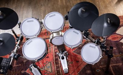 Simmons Titan 70