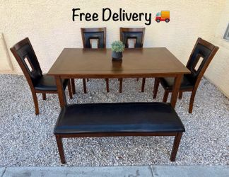 Free Delivery available 🚚 6-Piece Dining Table Set with Bench