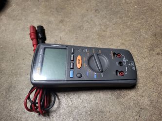 FLUKE 1507 INSULATION TESTER