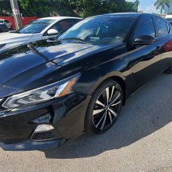 2020 Nissan Altima 2.5 SR 