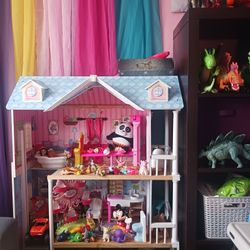 Doll House Good Condittion 