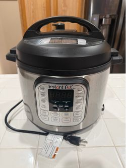Instant Pot duo 6-Quart Pressure Cooker (used once)