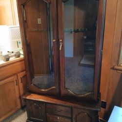 10 Rifle Wood Gun Cabinet