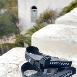 Keywin Carbon Bike pedals w Titanium Axles