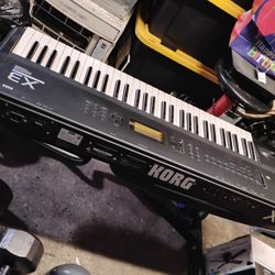KORG X3 SYNTHESIZER MUSIC WORK STATION 