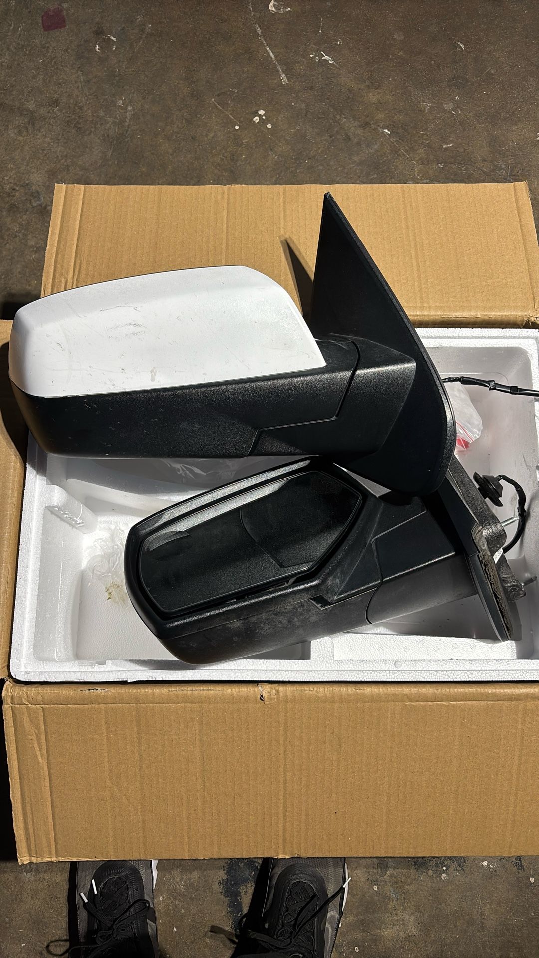 white Painted Mirrors